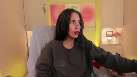 L I A  online show from 02-12-26, 04:18