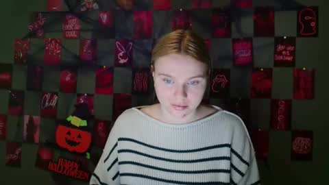 Leyla online show from 10-31-25, 07:09