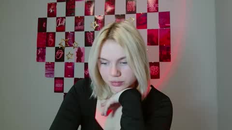 Leyla online show from 11-22-25, 07:07