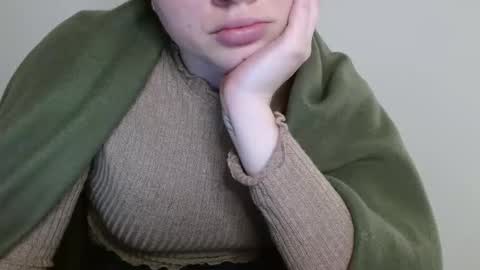 Leyla online show from 04-14-26, 04:40