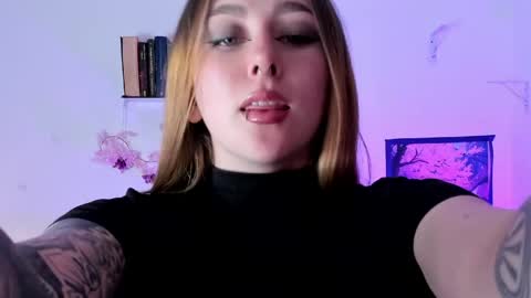 Snapshot of leyla_miller_ chatting on 06-01-26, 03:36 Leyla Miller online show from 06-01-26, 03:36
