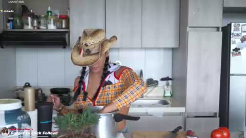 INSTA leylasteel model         online show from 06-22-26, 05:43