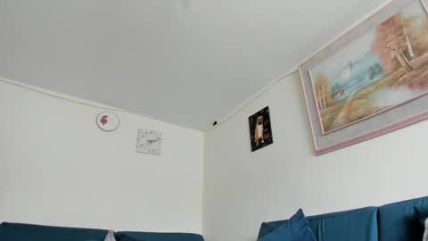 Leyna online show from 09-30-25, 02:11