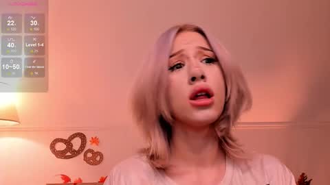 Snapshot of lezy_liza chatting on 09-27-25, 03:55 Lisa online show from 09-27-25, 03:55