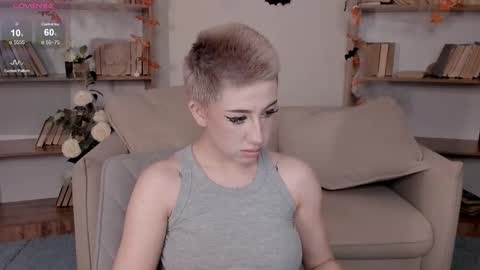 Snapshot of lezy_liza chatting on 10-18-25, 02:14 Lisa online show from 10-18-25, 02:14