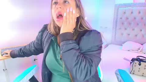 Snapshot of lia_adamsss chatting on 07-22-26, 03:20 Lia online show from 07-22-26, 03:20