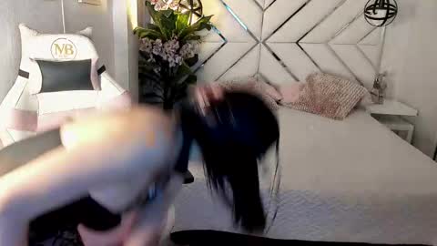 Lia  online show from 04-18-26, 07:40