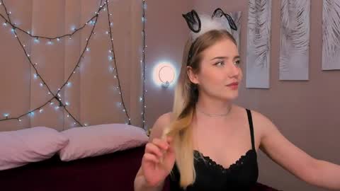 Lia online show from 04-19-26, 01:38