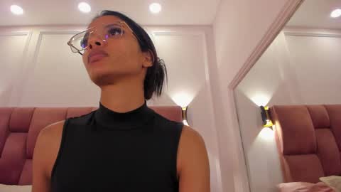 Snapshot of lia_girl2 chatting on 03-12-25, 02:20 Lia online show from 03-12-25, 02:20