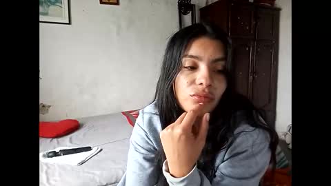 Lia online show from 02-06-26, 01:14