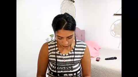 Lia online show from 04-28-26, 03:11
