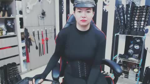 Snapshot of lia_izumy chatting on 12-21-24, 11:44 . online show from 12-21-24, 11:44