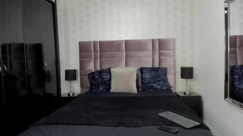 Snapshot of lia_johnnson chatting on 12-18-25, 05:57 Lia online show from 12-18-25, 05:57