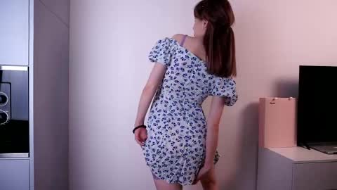 Lia online show from 05-03-26, 01:28