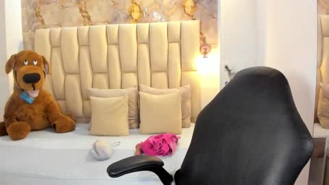 lia_mariana online show from 12-03-25, 07:01