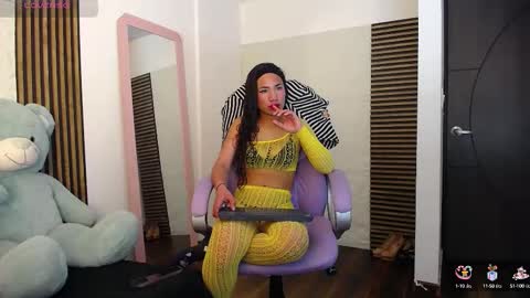 lia online show from 09-09-25, 01:49