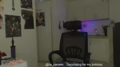 Snapshot of lia_nanami chatting on 10-22-25, 10:53 Lia  online show from 10-22-25, 10:53