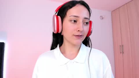 Snapshot of lia_queen610 chatting on 01-19-25, 02:57 Little Queen Lia online show from 01-19-25, 02:57