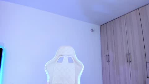 Snapshot of lia_queen610 chatting on 03-07-25, 03:19 Little Queen Lia online show from 03-07-25, 03:19