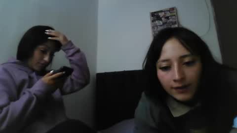 Snapshot of lia_queen610 chatting on 10-09-25, 01:14 Little Queen Lia online show from 10-09-25, 01:14