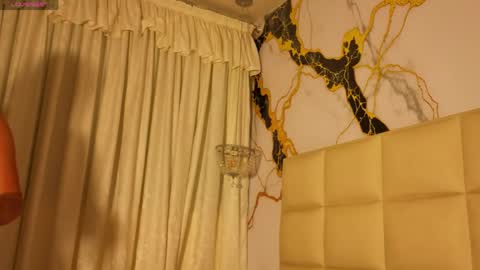 Lia online show from 04-25-26, 12:24