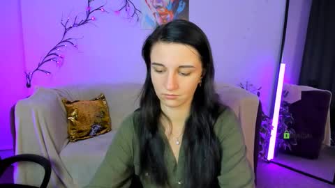 Lia online show from 09-17-25, 12:07