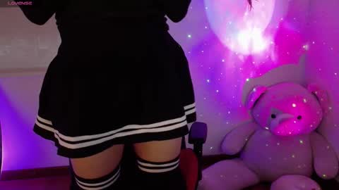 Snapshot of lia_tinez chatting on 11-11-25, 10:43 Lia online show from 11-11-25, 10:43