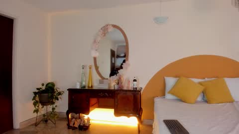   Liaa  online show from 02-17-26, 04:24