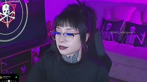 Snapshot of liaa_rodriguezz chatting on 02-18-25, 01:10 Liaa online show from 02-18-25, 01:10