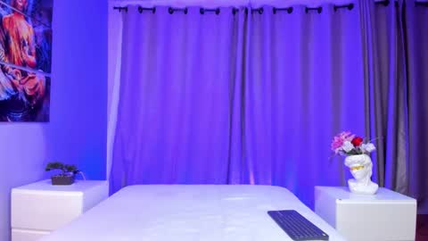 Lia online show from 12-19-25, 04:30