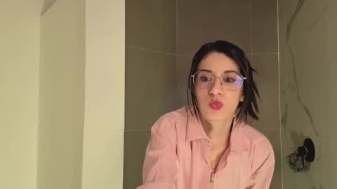 Lia  online show from 09-28-25, 01:27