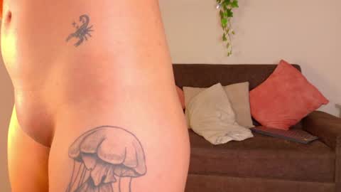 L I A   online show from 07-08-26, 02:38
