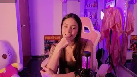 Snapshot of liabutera chatting on 05-15-26, 09:00 Lia Butera online show from 05-15-26, 09:00
