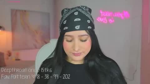 Lia Cox online show from 10-21-25, 03:07