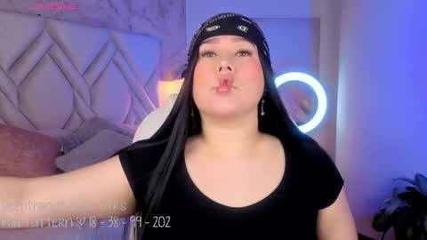 Lia Cox online show from 04-22-26, 07:26