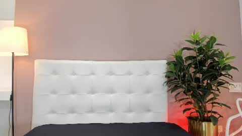 Snapshot of liahglow chatting on 07-08-26, 12:53 liahglow online show from 07-08-26, 12:53