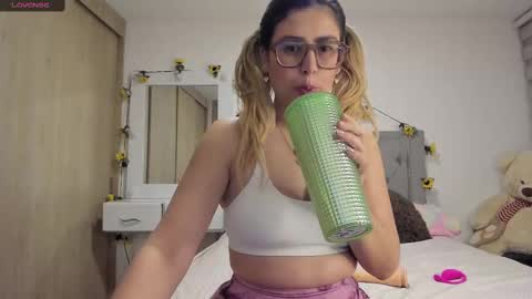 Snapshot of liahkimi chatting on 02-21-25, 02:06 Lia online show from 02-21-25, 02:06