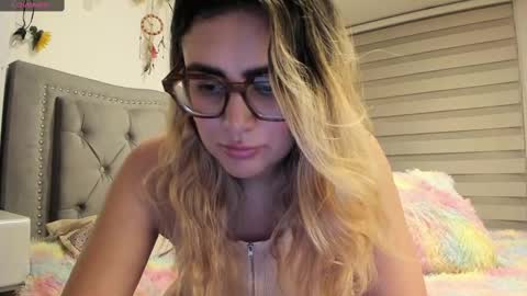 Snapshot of liahkimi chatting on 02-25-25, 04:57 Lia online show from 02-25-25, 04:57
