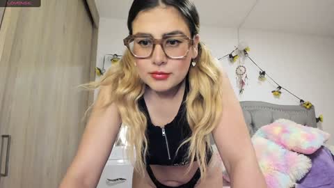 Snapshot of liahkimi chatting on 02-26-25, 01:00 Lia online show from 02-26-25, 01:00