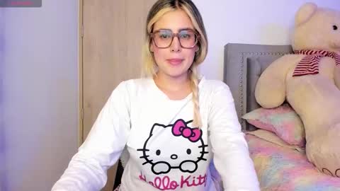 Snapshot of liahkimi chatting on 09-22-25, 02:13 Lia online show from 09-22-25, 02:13