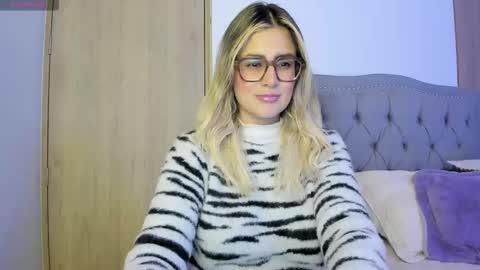 Snapshot of liahkimi chatting on 09-27-25, 11:54 Lia online show from 09-27-25, 11:54