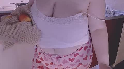 miss Lia  colection for travel online show from 04-11-26, 06:23
