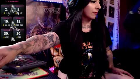 LiaKoy online show from 11-29-25, 11:52