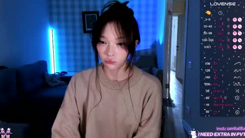 Snapshot of lialilia chatting on 10-05-25, 11:08 lialilia online show from 10-05-25, 11:08