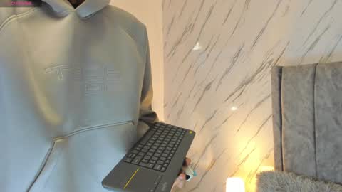 Snapshot of liam_055 chatting on 01-10-25, 12:47 Liam online show from 01-10-25, 12:47