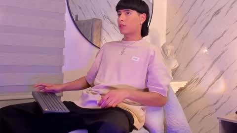 Snapshot of liam_055 chatting on 01-25-25, 04:56 Liam online show from 01-25-25, 04:56