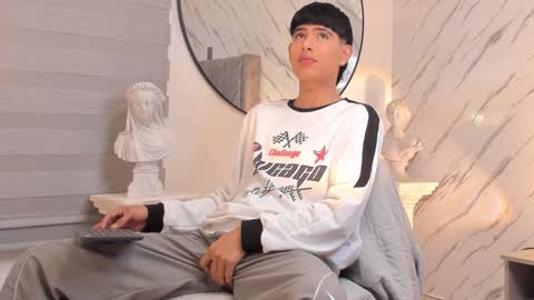 Snapshot of liam_055 chatting on 02-03-25, 02:25 Liam online show from 02-03-25, 02:25