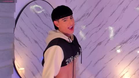 Snapshot of liam_055 chatting on 02-18-25, 09:09 Liam online show from 02-18-25, 09:09