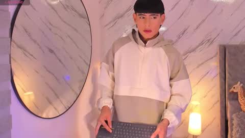 Snapshot of liam_055 chatting on 02-20-25, 03:56 Liam online show from 02-20-25, 03:56