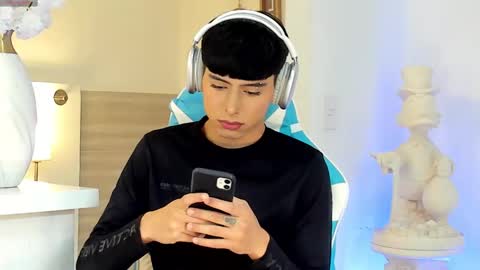 Snapshot of liam_055 chatting on 09-10-25, 05:46 Liam online show from 09-10-25, 05:46